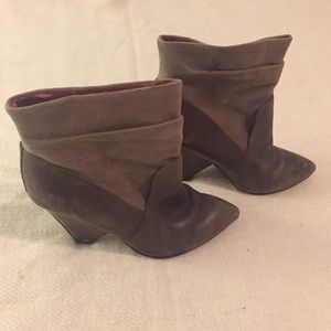 LUXURY REBEL Architectural Ankle Boots 7.5 - 8